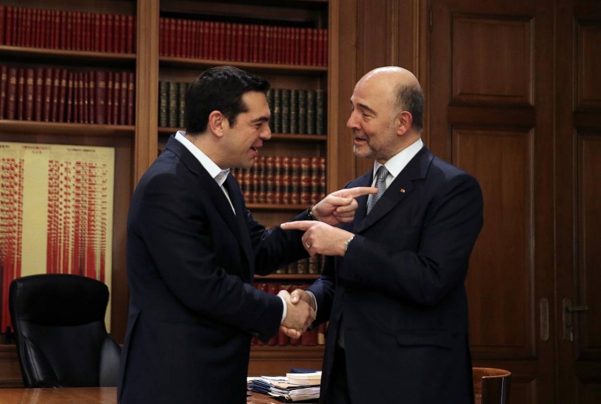 Ο Μοσκοβισί έβαλε γκολ στο… ντέρμπι ΣΥΡΙΖΑ-ΝΔ