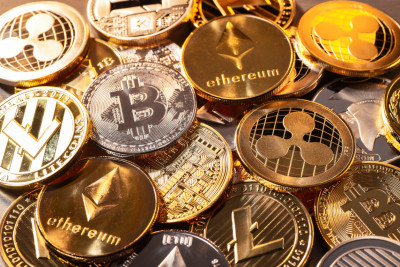 Τα μάκρο επηρεάζουν τα κρυπτονομίσματα-Οριακά πάνω από $30.000 το Bitcoin