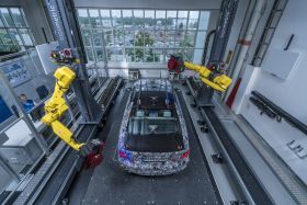 Αντιμονοπωλιακή έρευνα κατά των κατασκευαστών αυτοκινήτων: Η Ευρωπαϊκή Επιτροπή απέσυρε τις περισσότερες κατηγορίες που είχε υποβάλλει εναντίον του BMW Group