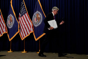 Πάουελ (Fed): Θα χρειαστούν επίπονα μέτρα για μείωση του πληθωρισμού