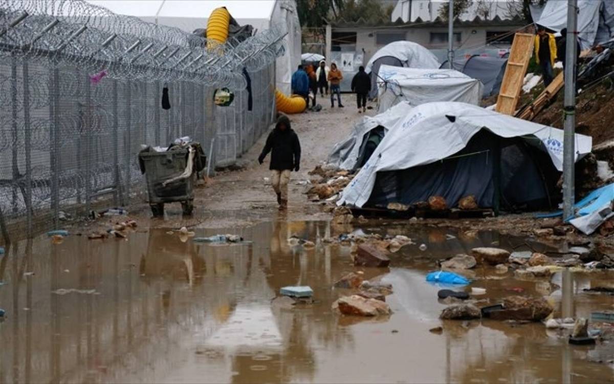 Διεθνής Αμνηστία: Να μεταφερθούν οι πρόσφυγες στην ηπειρωτική Ελλάδα
