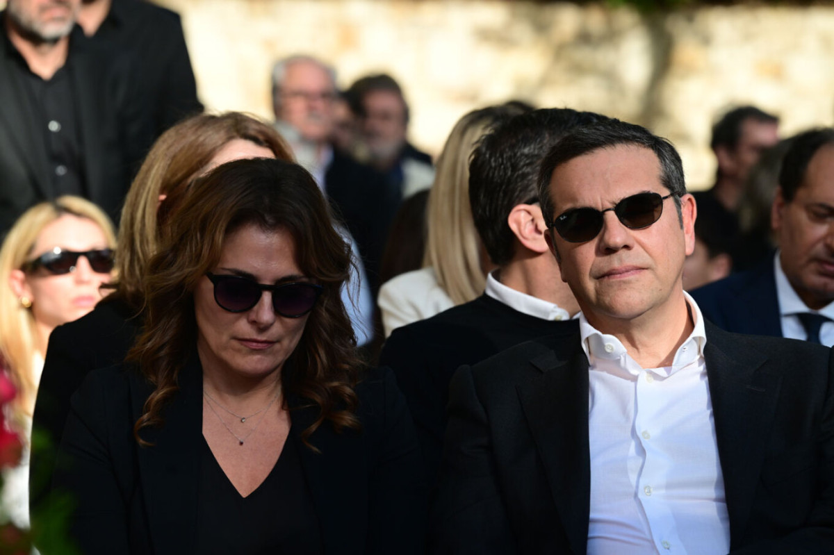 Ο επικήδειος του Αλέξη Τσίπρα για τον Αλέκο Φλαμπουράρη: Ήταν εκεί σε κάθε μας βήμα