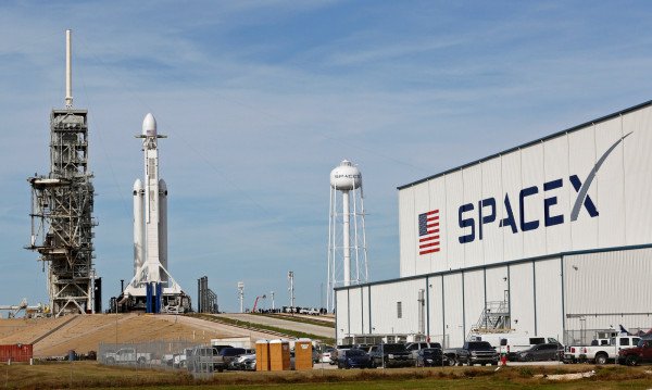 SpaceX: Στο τραπέζι δημόσια εγγραφή - μαμούθ έως 50 δισ. δολάρια