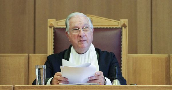 Παραίτηση Σακελλαρίου από την προεδρία του ΣτΕ: Αντισυνταγματικά τα μνημόνια