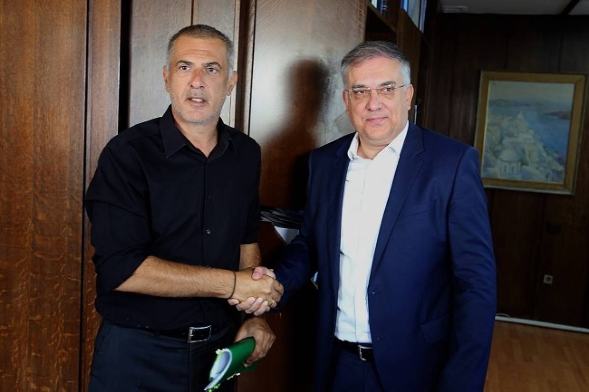 Συνάντηση Θεοδωρικάκου - Μώραλη: Η ανάπτυξη του Πειραιά στο επίκεντρο
