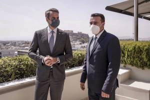 Η κυβέρνηση «παγώνει» τα μνημόνια με τη Βόρεια Μακεδονία