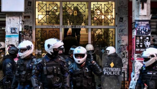 Εξάρχεια: Επιχείρηση της ΕΛΑΣ σε κτίριο επί της οδού Στουρνάρη