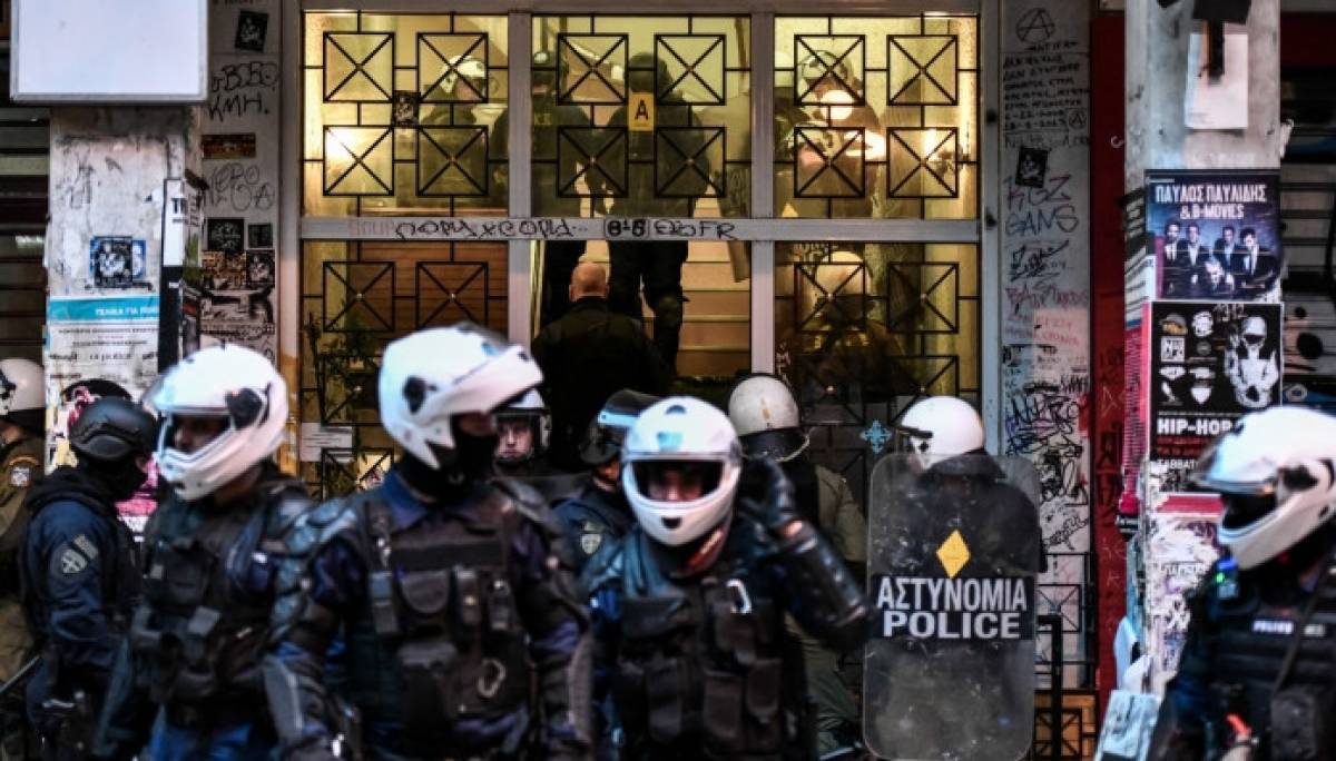 Εξάρχεια: Επιχείρηση της ΕΛΑΣ σε κτίριο επί της οδού Στουρνάρη