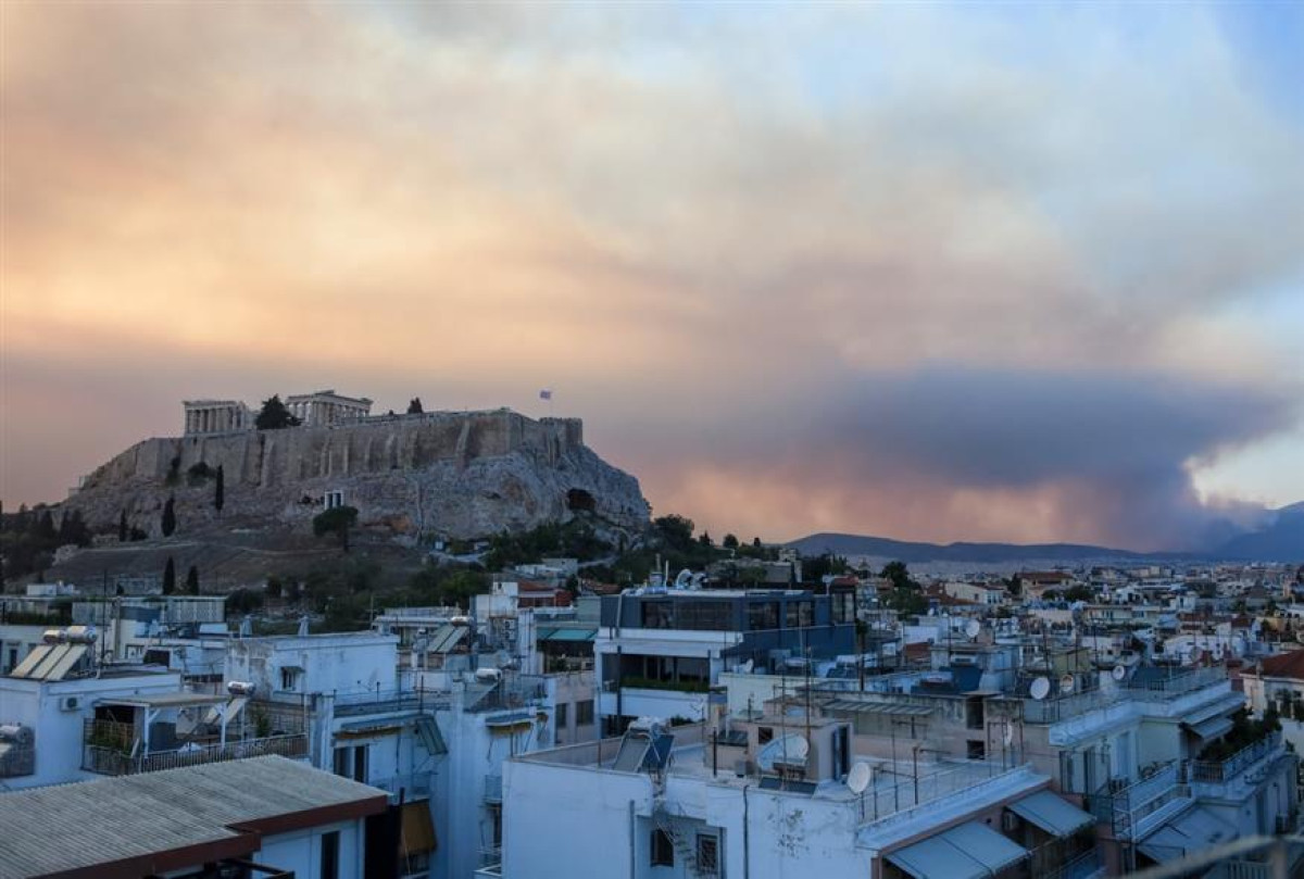 Πυρκαγιές-Αττική: Έως και δεκαπλάσια τα επικίνδυνα αιωρούμενα σωματίδια-Οι «κόκκινες» περιοχές