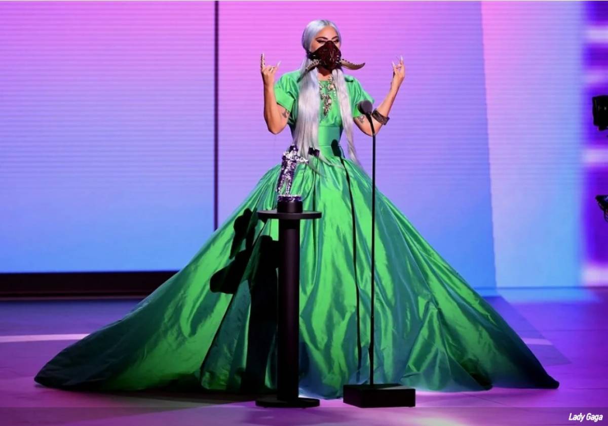 VMAs 2020: Οι πιο εντυπωσιακές εμφανίσεις στο κόκκινο χαλί