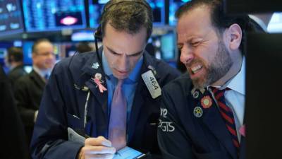 Συγκρατημένες απώλειες στη Wall Street με «βαρίδι» τη Meta