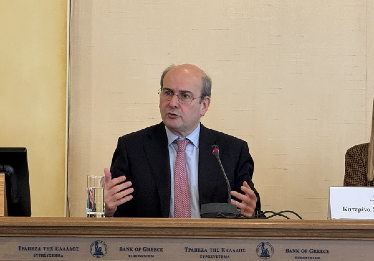 Χατζηδάκης: «Ασπίδα» απέναντι στους δημαγωγούς η οικονομική ενημέρωση