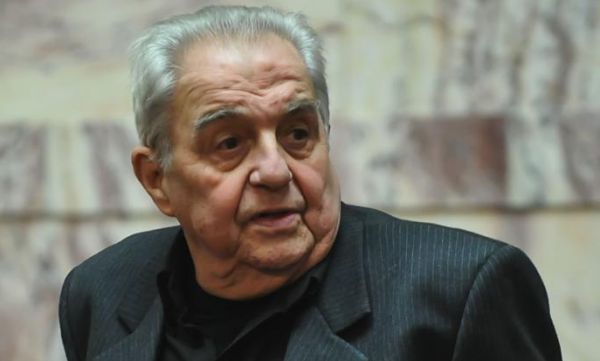 Η αμηχανία του Αλέκου Φλαμπουράρη