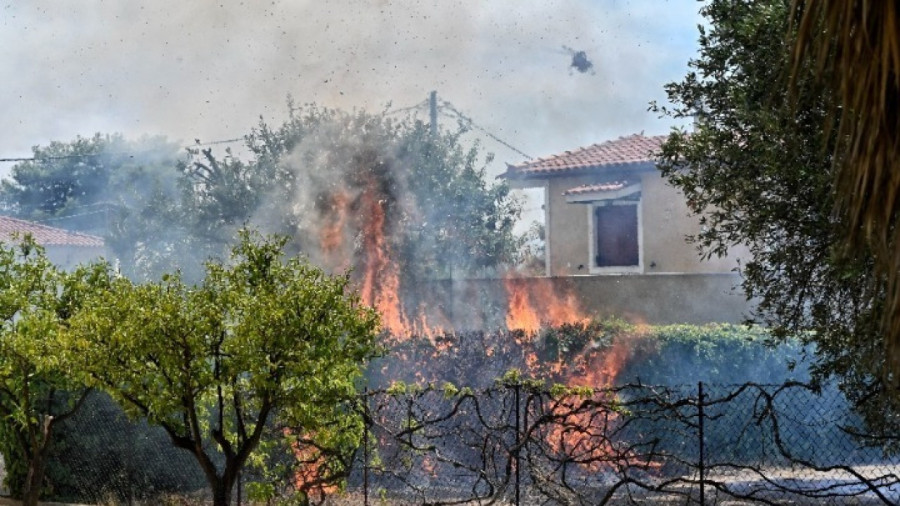 Πυρκαγιές στη Ρόδο: 6 «κόκκινα» και 22 «κίτρινα» κτήρια