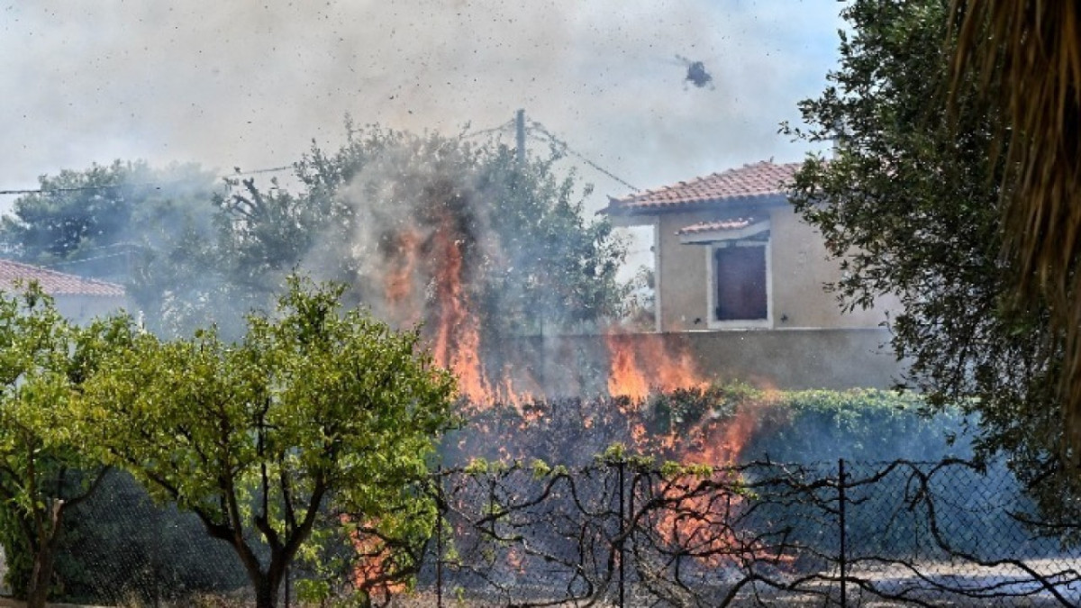 Πυρκαγιές στη Ρόδο: 6 «κόκκινα» και 22 «κίτρινα» κτήρια