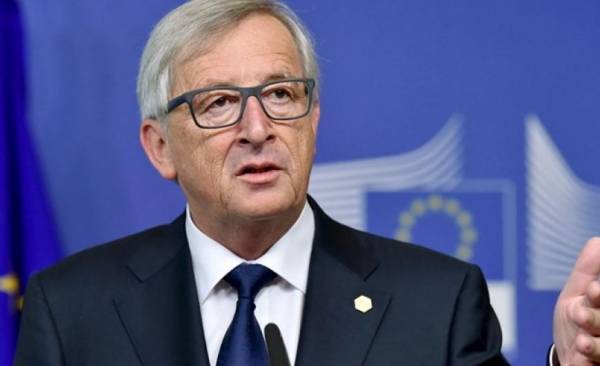 Γιούνκερ σε Τζόνσον: Η συμφωνία για το Brexit δεν αλλάζει