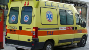 Όχημα έπεσε σε σούπερ μάρκετ στην Πέτρου Ράλλη - Τρεις τραυματίες στο Νοσοκομείο