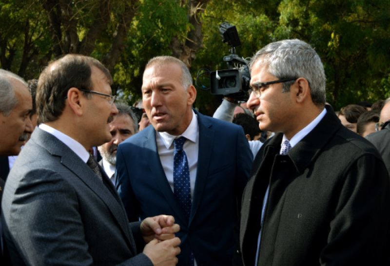 Προκλητικές δηλώσεις Τσαβούσογλου:Η μητέρα Τουρκία δεν θα σας αφήσει μόνους