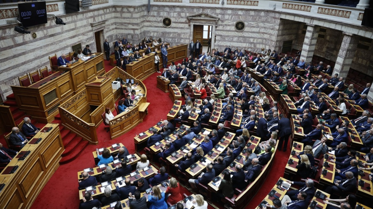 Έλαβε 262 «ναι» η τροπολογία για τους μετανάστες-Το μήνυμα Σαμαρά