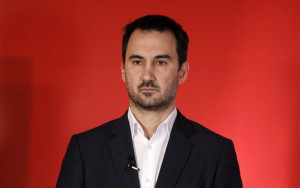 Χαρίτσης: Η Ελλάδα έχει την πιο ακριβή βενζίνη στην Ευρώπη