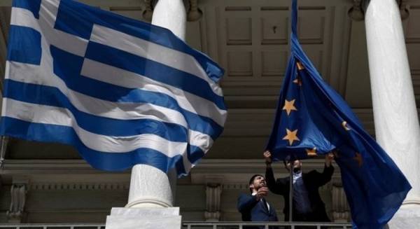 Κυβέρνηση: Αντιπερισπασμός τριών σημείων - απάντηση στην γκρίνια των θεσμών