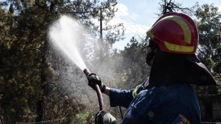 Τα 8 αμφιλεγόμενα κριτήρια για πρόσληψη 5.066 στην «πυροπροστασία»