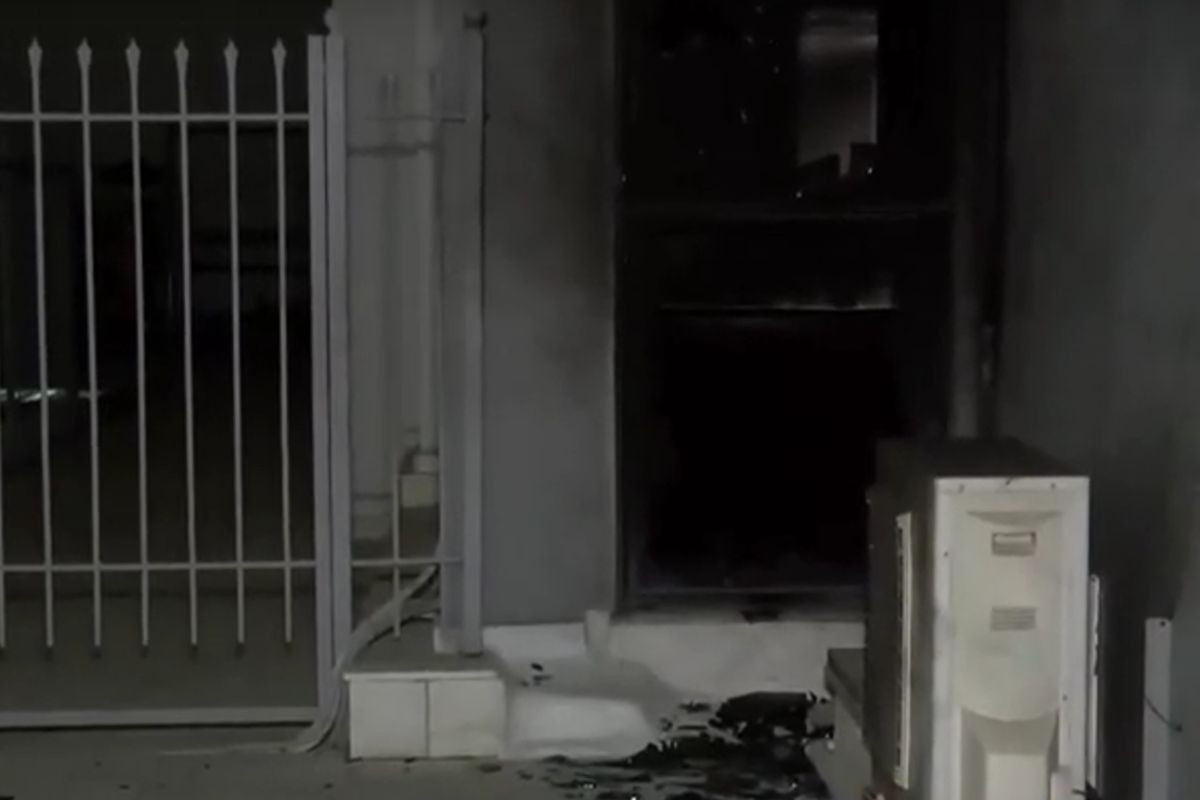Γκαζάκια σε γραφεία ναυτιλιακής εταιρείας στον Πειραιά- Προκλήθηκαν φθορές