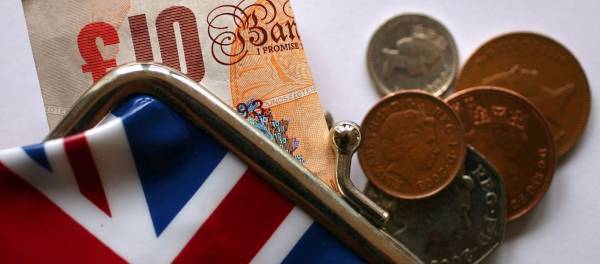 Βρετανία: 649.000 λιγότεροι μισθωτοί το διάστημα Μαρτίου-Ιουνίου