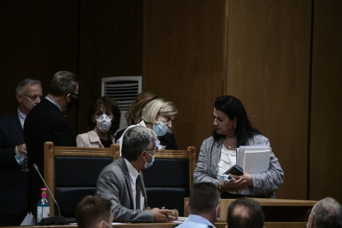 Δίκη Χρυσής Αυγής-Αίτημα αναστολής:Όλη του η ζωή πίτσα και πεϊνιρλί