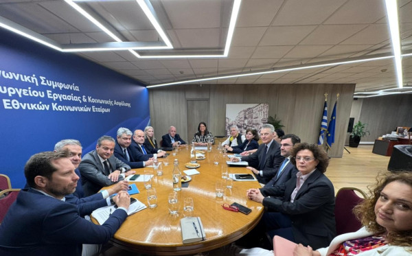 Κεραμέως: Διάλογος με τους εθνικούς κοινωνικούς εταίρους για ενσωμάτωση της αρχής ίσης αμοιβής μεταξύ ανδρών - γυναικών