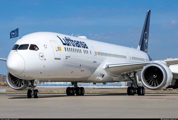 Lufthansa: Κατάργηση 4.000 θέσεων εργασίας και απειλή απεργιών
