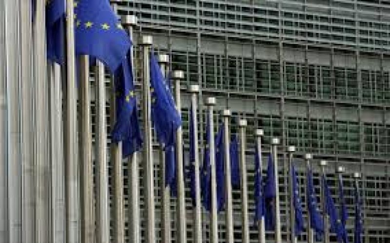 Για σύνταξη και στους άγαμους άνδρες κάνει λόγο η Κομισιόν