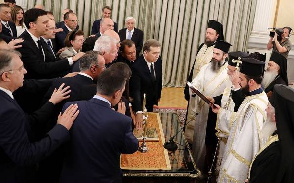 Ορκίστηκε η νέα κυβέρνηση - Τα ραντεβού Μητσοτάκη