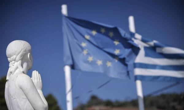 Bloomberg: «Πολιτική ταχυδακτυλουργία» η διάσωση της Ελλάδας
