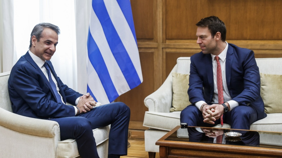 «Σπόντες» Μητσοτάκη για Κασσελάκη και... αμφιβολίες για την αξιωματική αντιπολίτευση