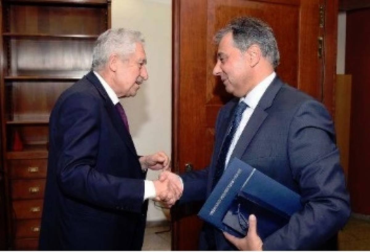 «Επίμαχα ζητήματα» στη συνάντηση Κουβέλη με τη διοίκηση του ΕΒΕΠ