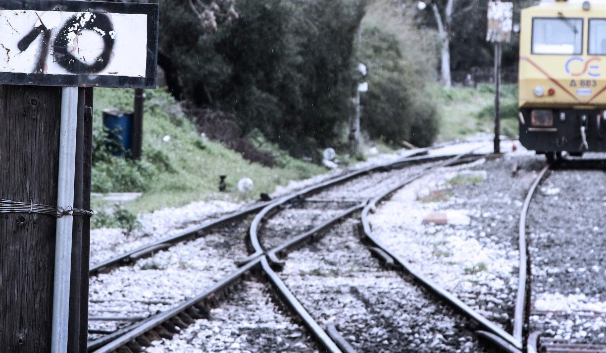 Σύγκρουση τρένου με αυτοκίνητο στην Ιερά Οδό