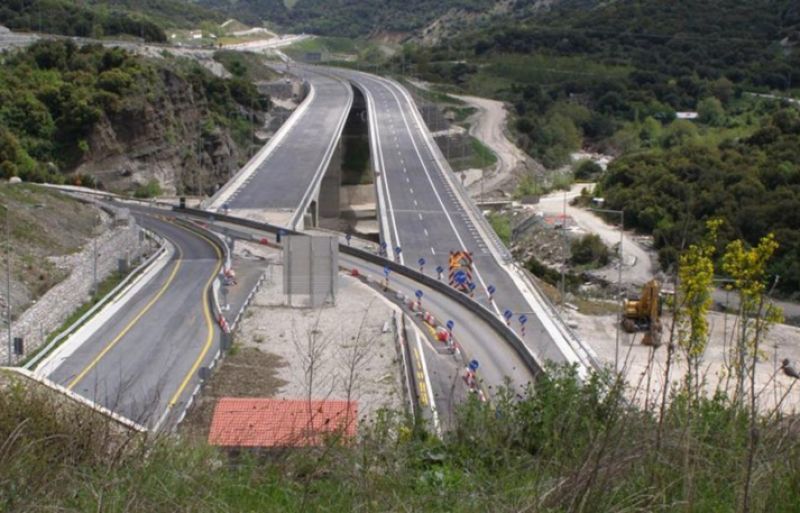 Κατασκευαστές: «Ξένοι» στην ίδια τους τη χώρα…