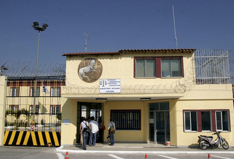 Φυλακισμένος παρίστανε τον τραπεζικό υπάλληλο