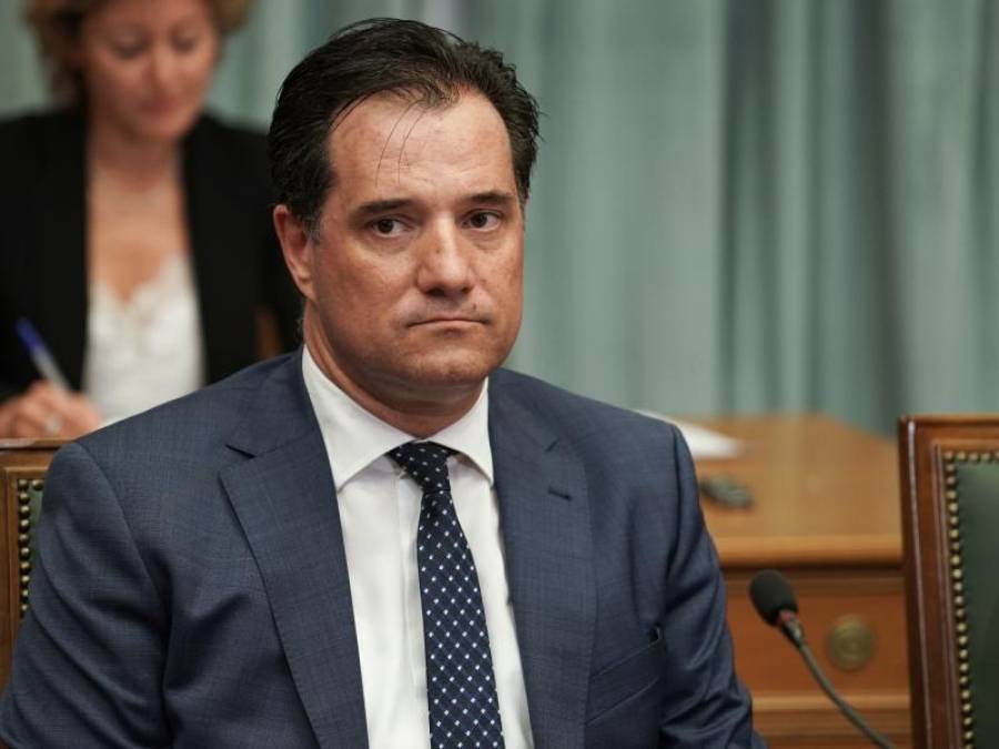 Γεωργιάδης: Απειλές προστίμων για τις τιμές στα πρατήρια καυσίμων