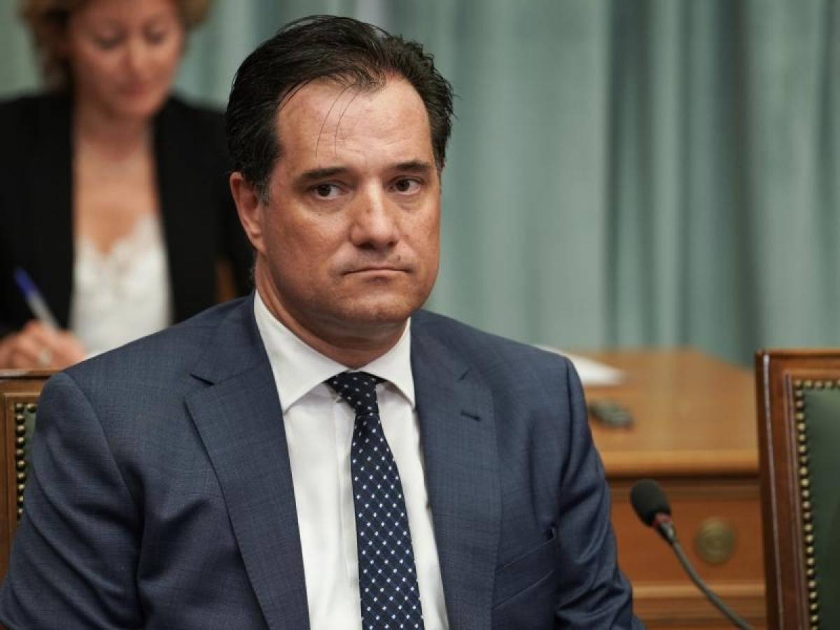Γεωργιάδης: Απειλές προστίμων για τις τιμές στα πρατήρια καυσίμων