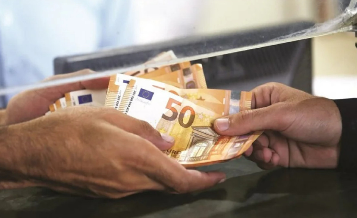 Έρχονται πληρωμές 2,345 δισ. ευρώ για συντάξεις και επιδόματα