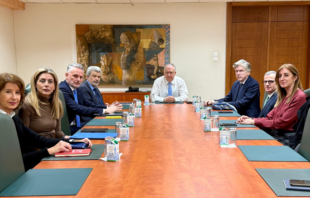 Συνάντηση Θεοδωρικάκου με την Ένωση Ασφαλιστικών Εταιριών Ελλάδος - Τα ασφάλιστρα υγείας στο επίκεντρο
