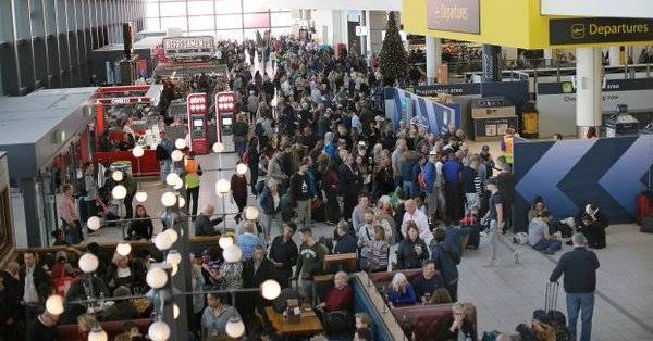 Δεύτερη ημέρα ταλαιπωρίας στο αεροδρόμιο Gatwick, λόγω... drones!