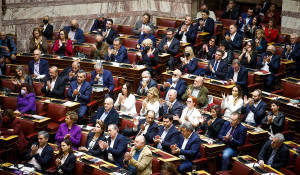 ΣΥΡΙΖΑ: Τροπολογία για μείωση του ΕΦΚ στα καύσιμα-ΦΠΑ στα τρόφιμα