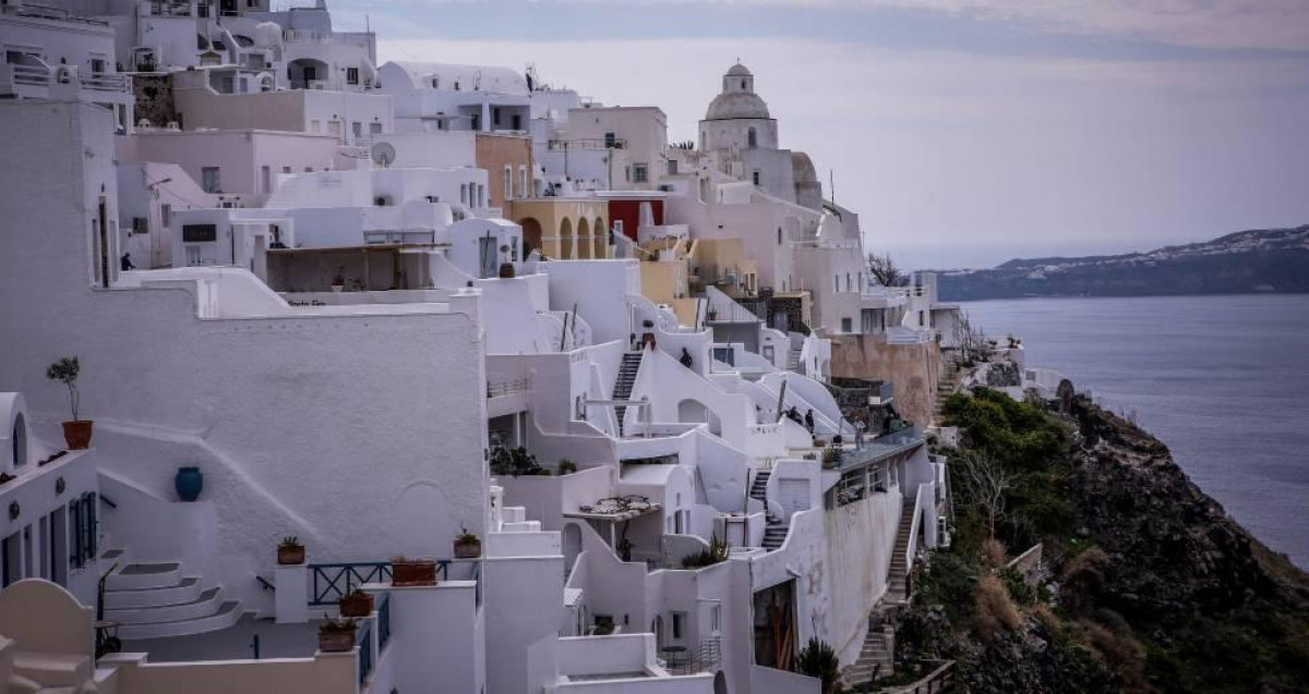 Υπογράφηκε η πρώτη Τοπική Συλλογική Κλαδική Σύμβαση Εργασίας στη Σαντορίνη