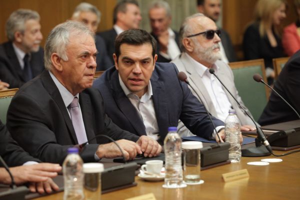 Υπουργικό-Τσίπρας:Αλλαγές που θα μείνουν στην ιστορία-Προστατέψαμε τους αδύναμους