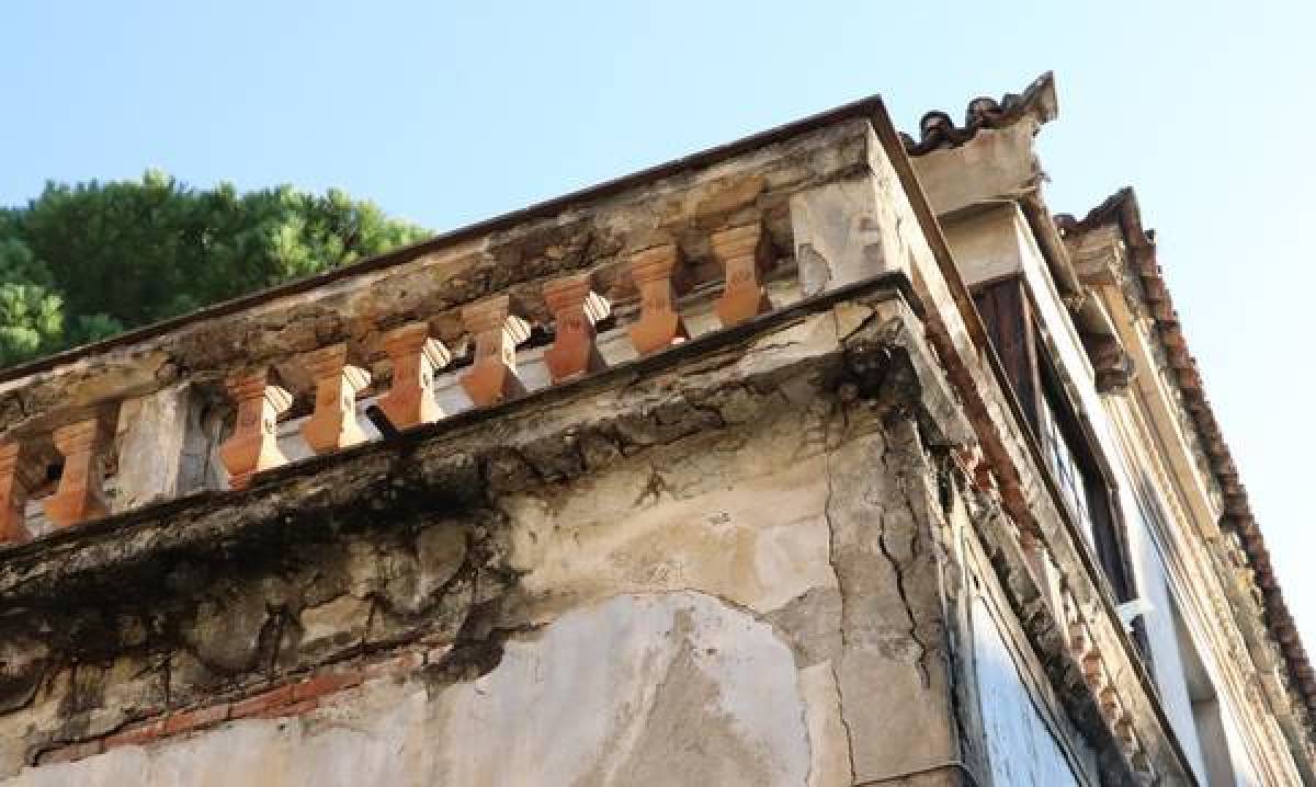 Επιταχύνονται οι διαδικασίες για τα επικινδύνως ετοιμόρροπα κτίρια