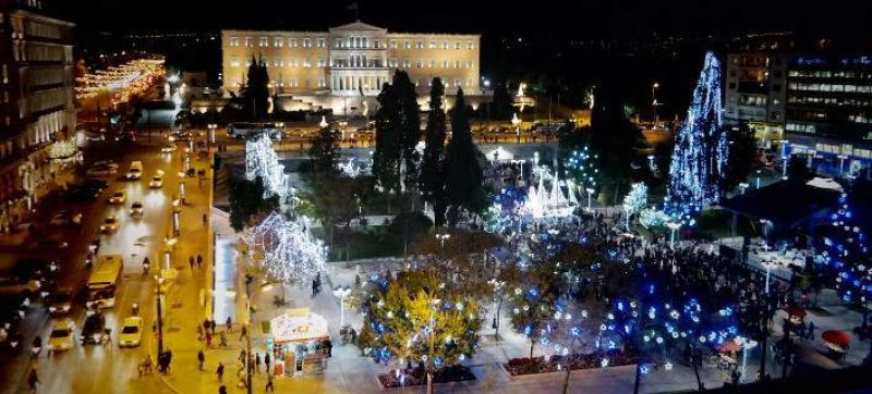 Την Τρίτη η φωταγώγηση του χριστουγεννιάτικου δένδρου στο Σύνταγμα