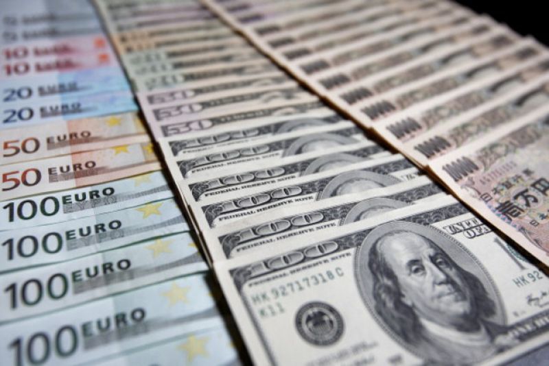 Τι προβλέπουν οι ειδικοί για την παγκόσμια οικονομία το 2016